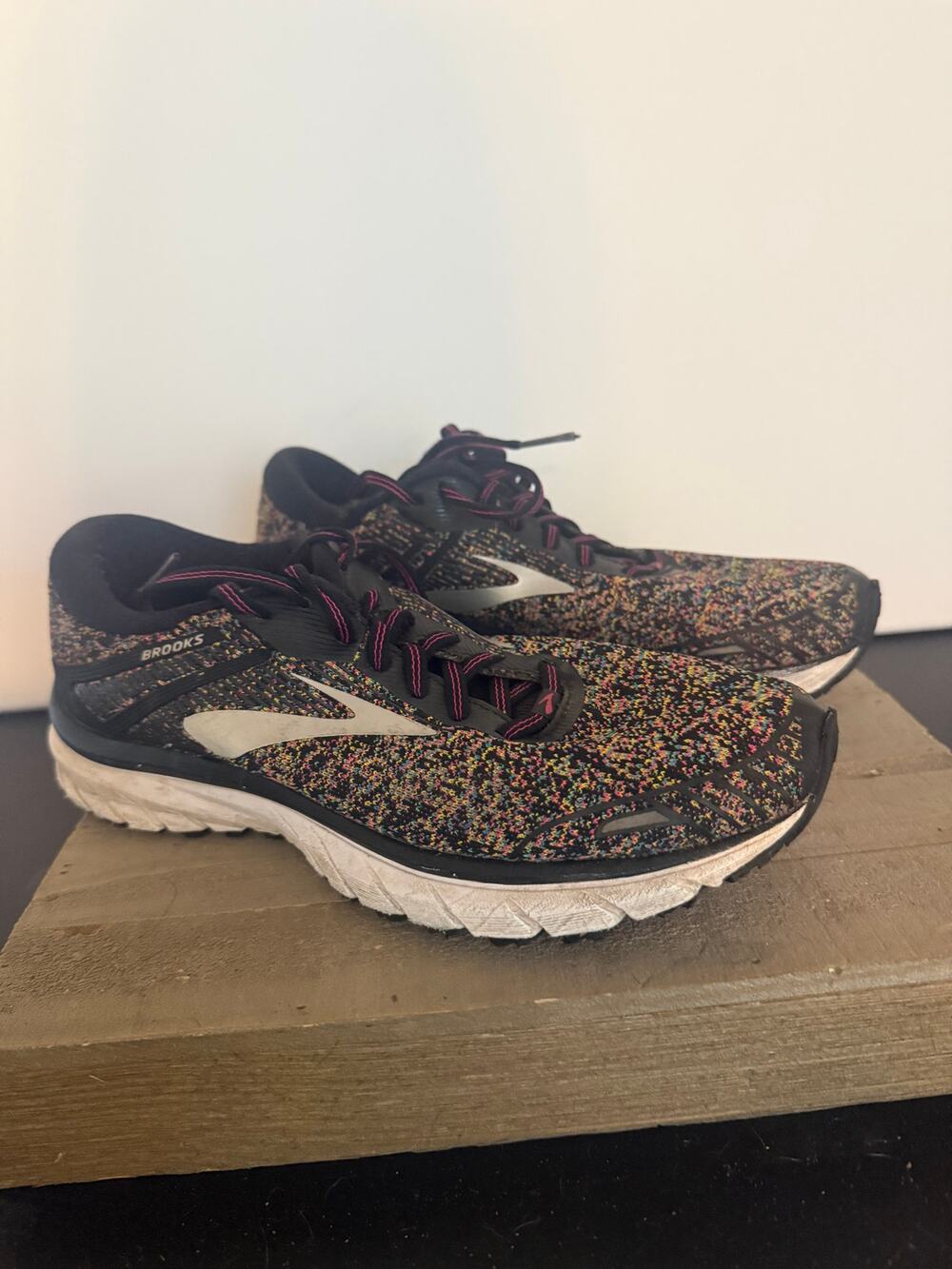 Brooks Adrenaline GTS18 Confetti Multicolor Women’s 8.5